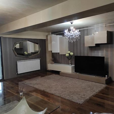 Apartament Lux Ultracentral Крайова Екстериор снимка
